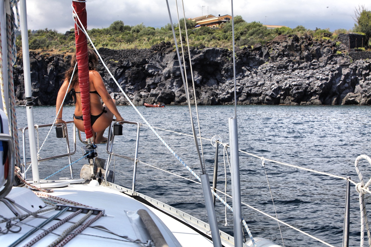 charter-and-cruises-sailing-volcano-etna