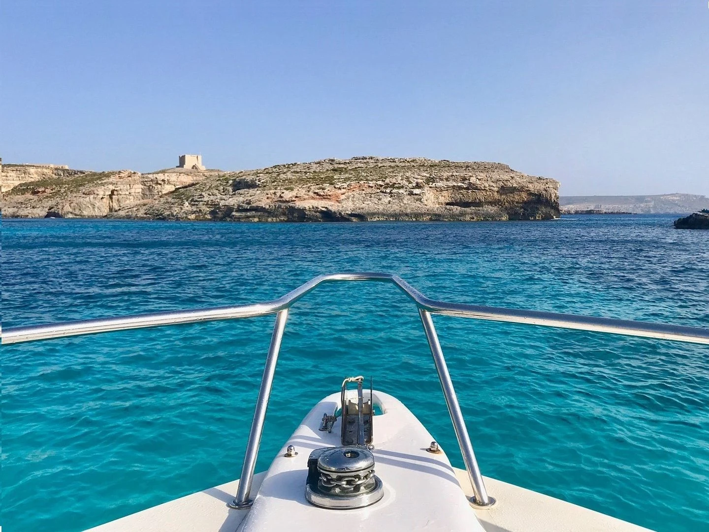 home-carousel-6-malta-sailing-comino